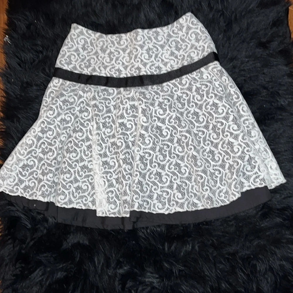 Bebe Vintage Style Lace fit and flare mini skirt - Picture 12 of 13